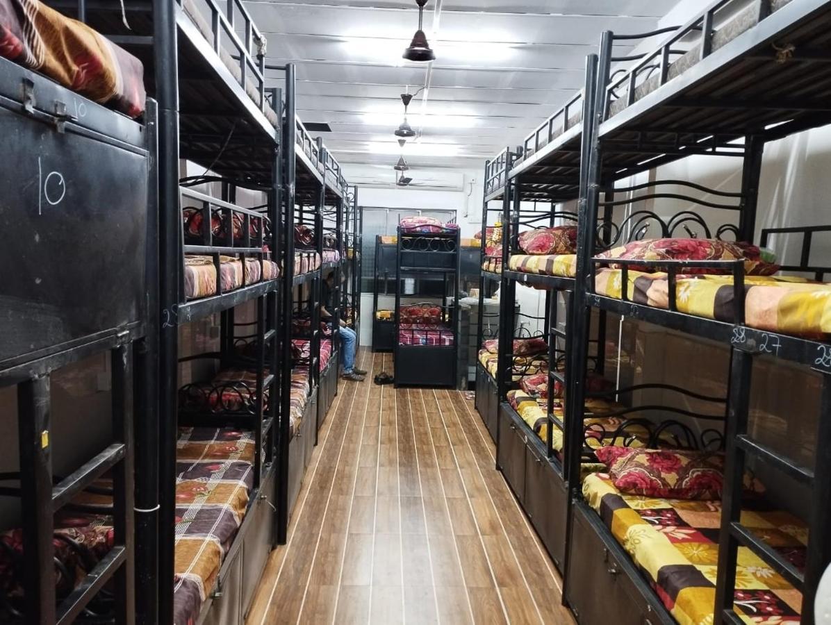 Shree Balaji Ac Dormitory Vandrehjem Thane Eksteriør billede